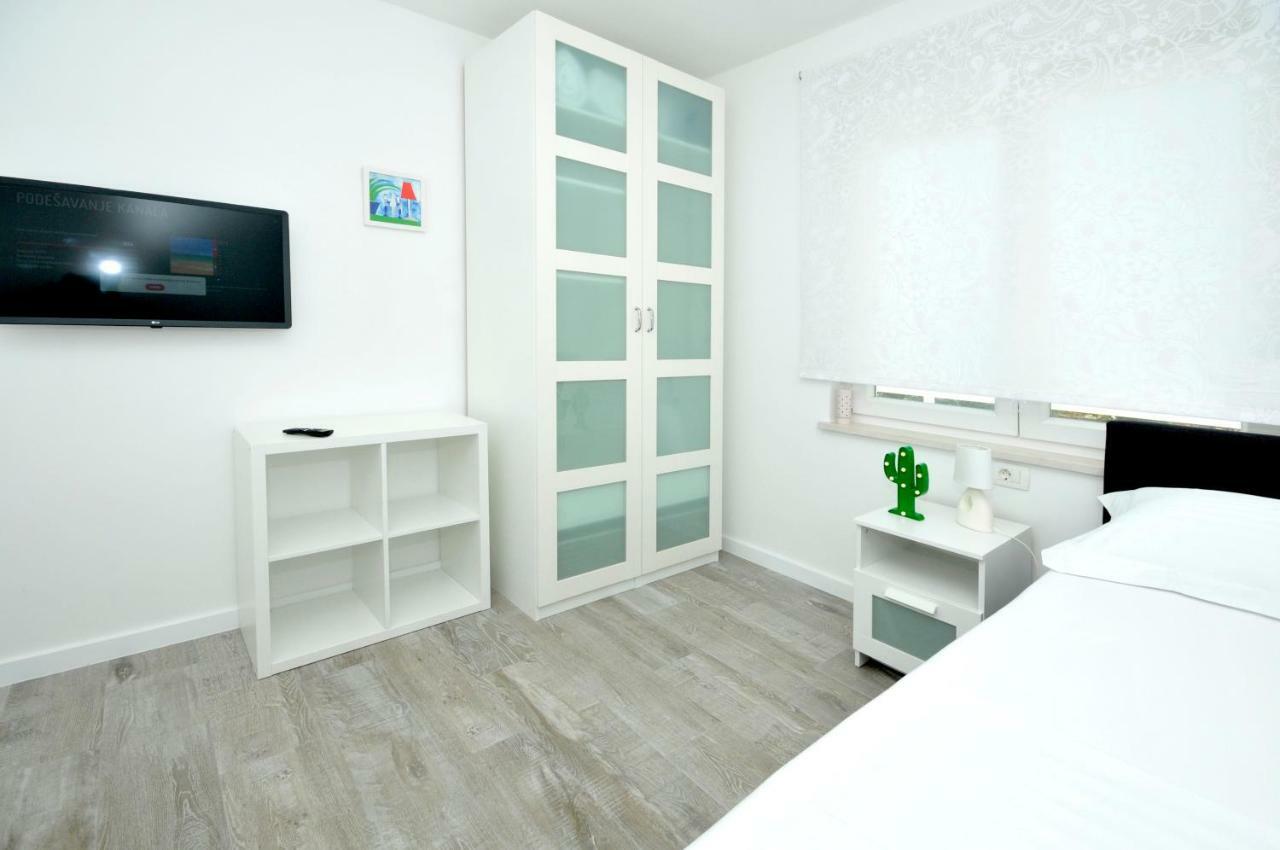 Apartmani Olive Трогір Екстер'єр фото