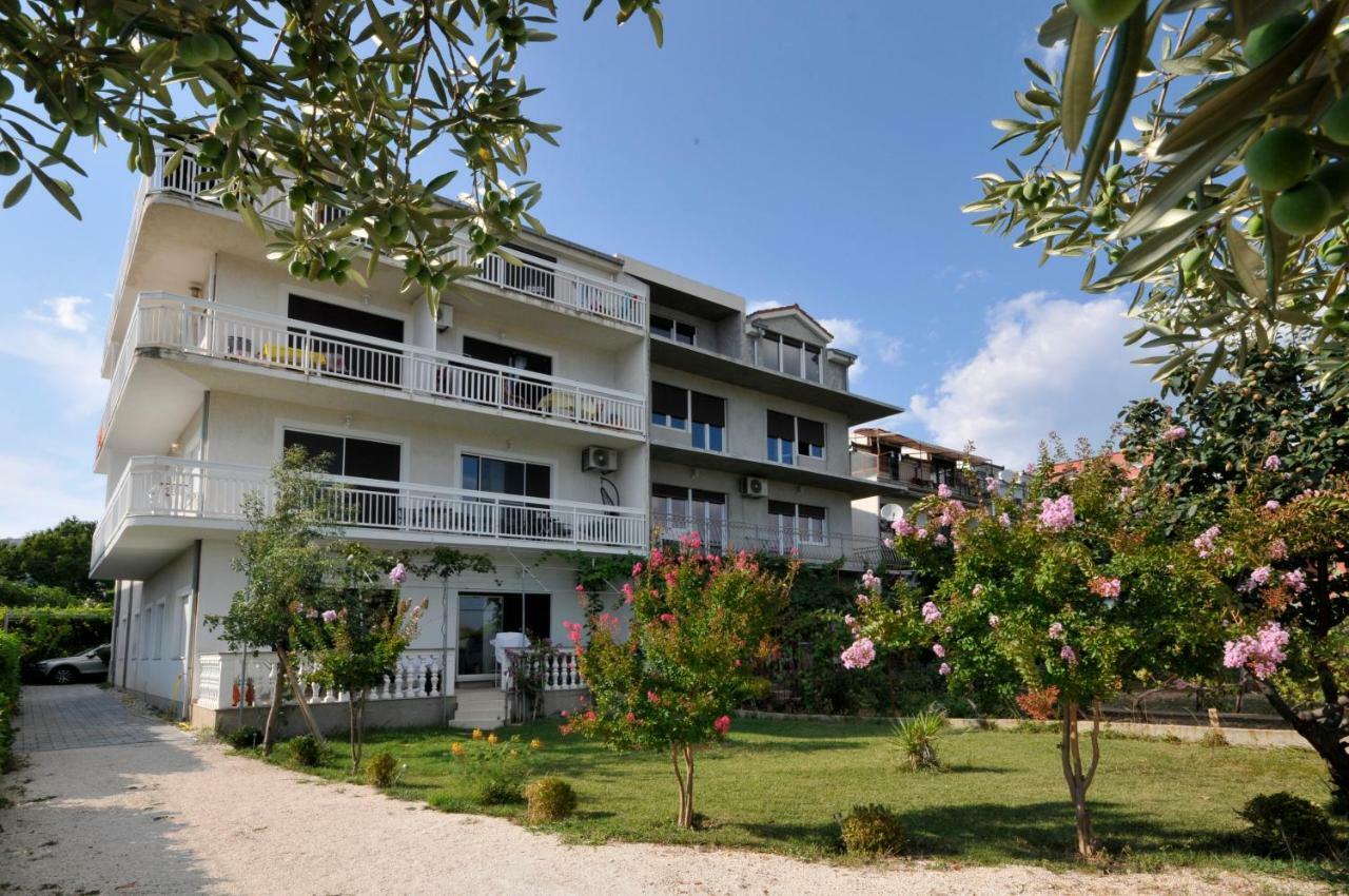 Apartmani Olive Трогір Екстер'єр фото