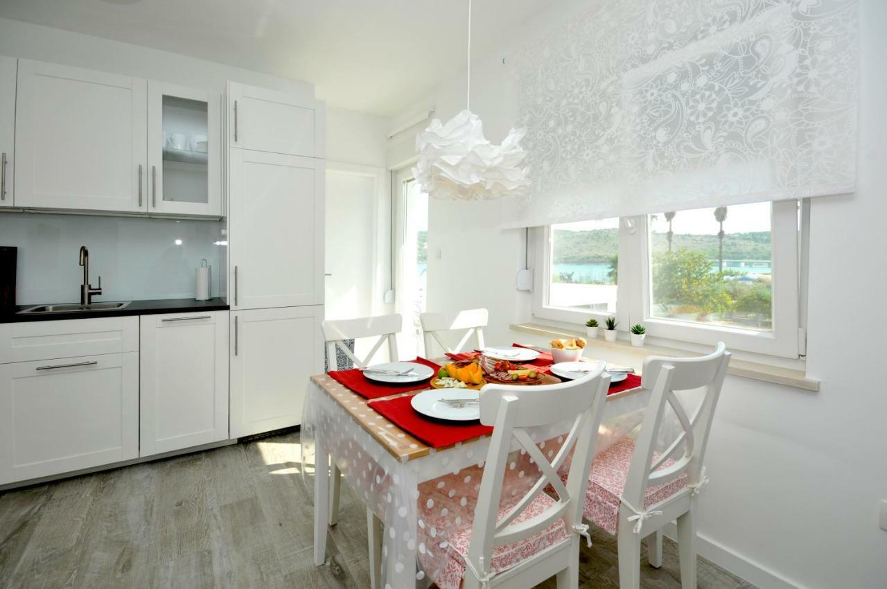 Apartmani Olive Трогір Екстер'єр фото